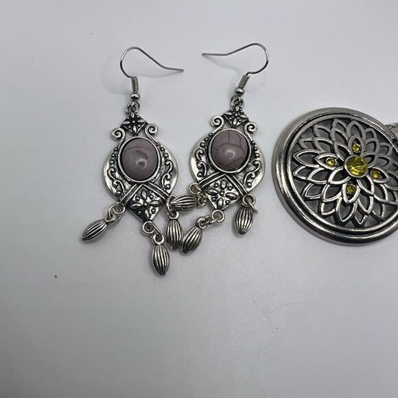 Set of 4 EUC Like New Paparazzi Statement Costume Earrings - Fashion Earrings - Picture 10 of 14